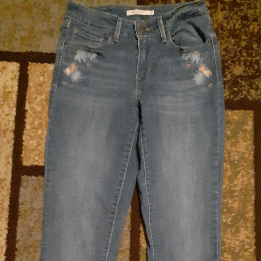 Levis